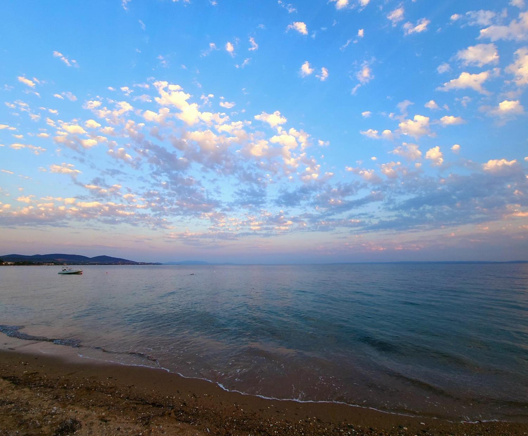 Pine Beach Holiday Home 2 Bedrooms 50 Meters To The Beach Kalyves Polygyrou Buitenkant foto